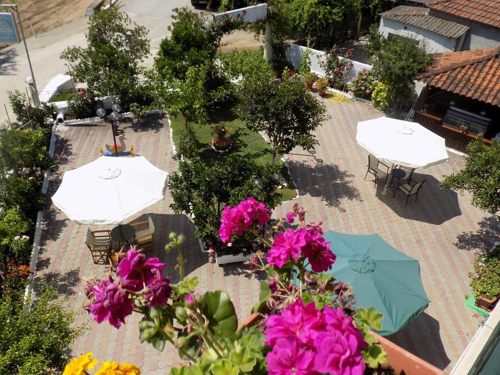Des Roses Hotel Plataniász Kültér fotó