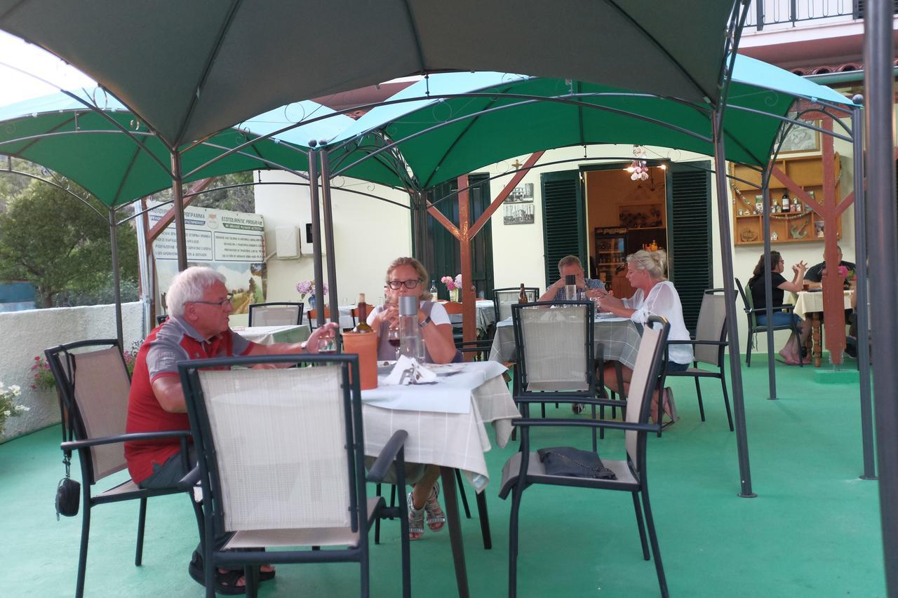 Des Roses Hotel Plataniász Kültér fotó