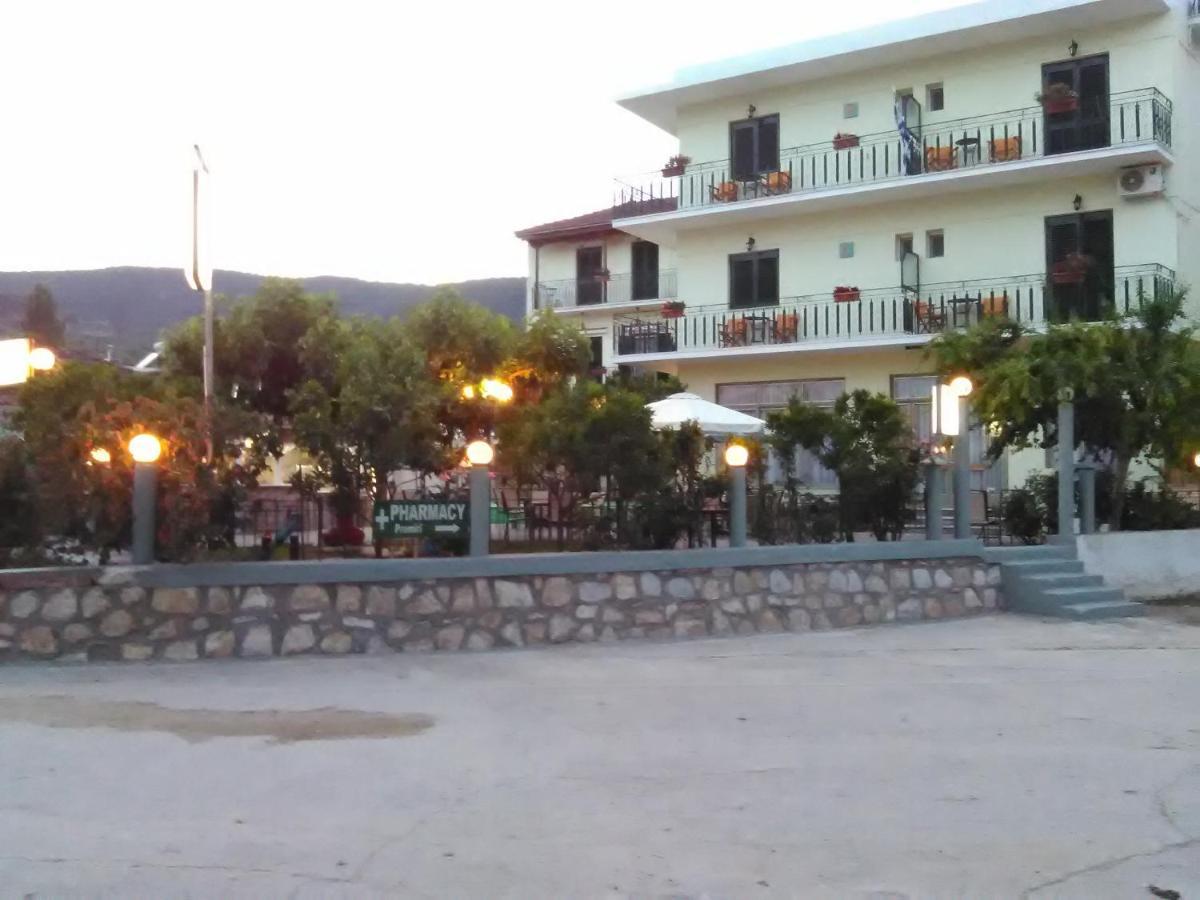 Des Roses Hotel Plataniász Kültér fotó